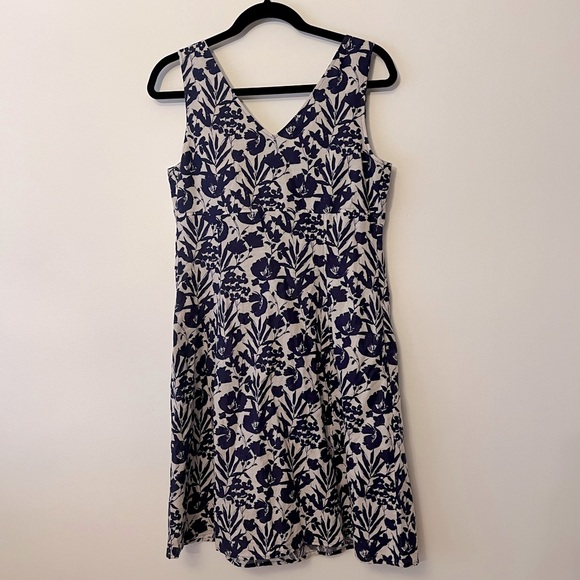 Kew 159 Cream & Navy Floral Dress Pockets - Picture 2 of 6